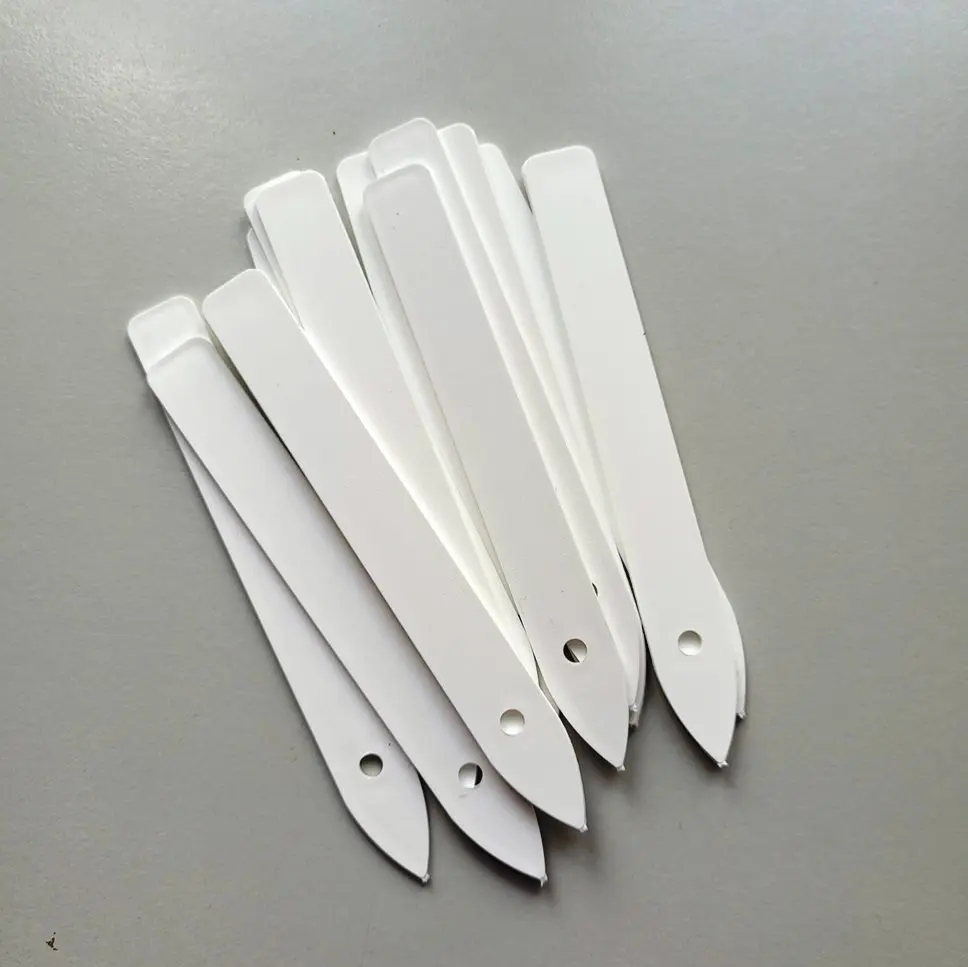 Znaczniki plastikowe z dziurką 50 sztuk